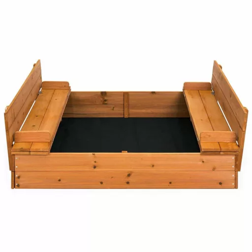 Drewniana piaskownica zamykana z ławeczkami