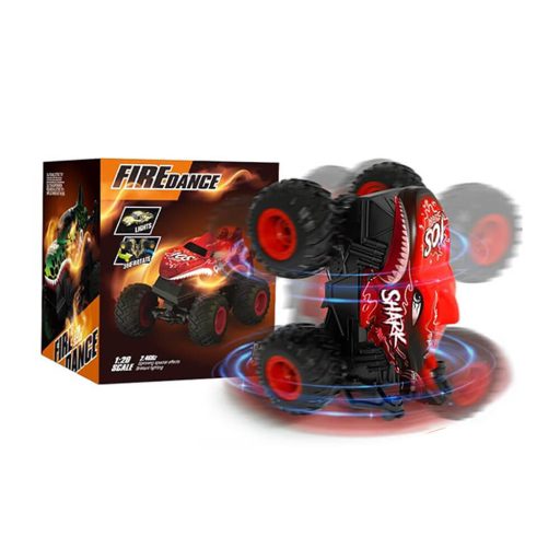 Dryfujący samochód z pilotem czerwony, z rekinem