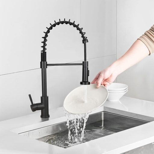 Bateria kuchenna z elastycznym wężem, zdejmowaną słuchawką prysznicową, różnych wariantach