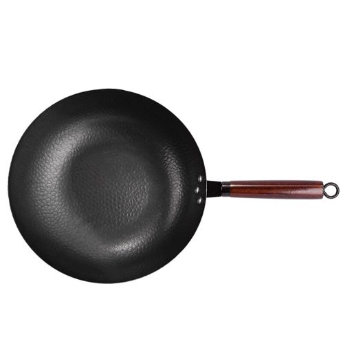 Patelnia wok z akcesoriami kuchennymi