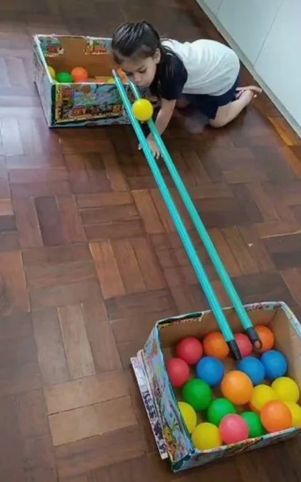 Gra kółko i krzyżyk z kamieniami