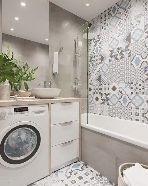 Mała łazienka z kabiną prysznicową